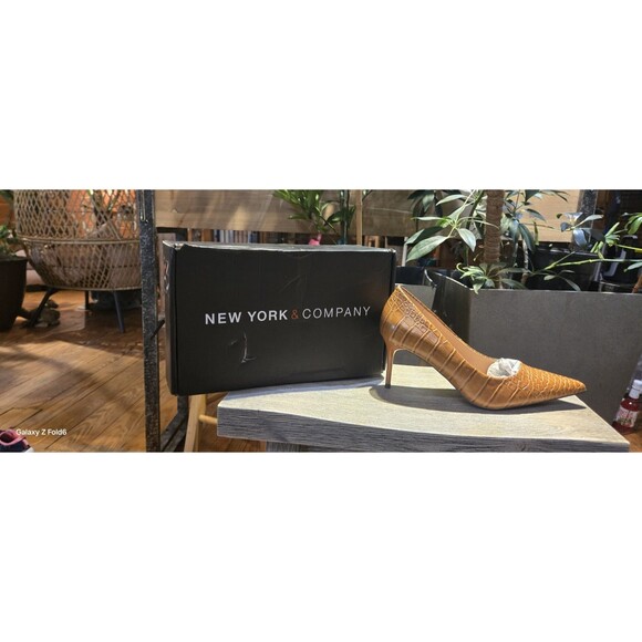 Size 8 New York & Company Stiletto's - Picture 1 of 2